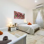 Large 3 Bedroom Appartement *