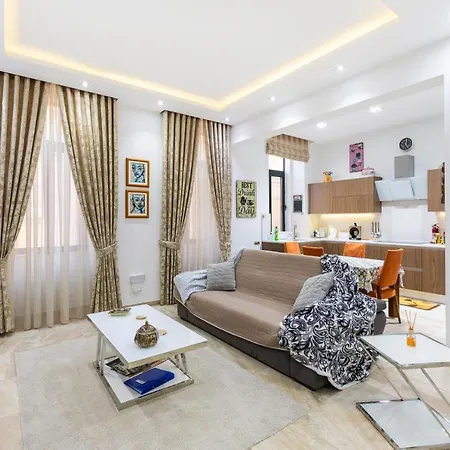 Large 3 Bedroom Appartement