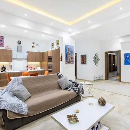 Large 3 Bedroom Apartamento *
