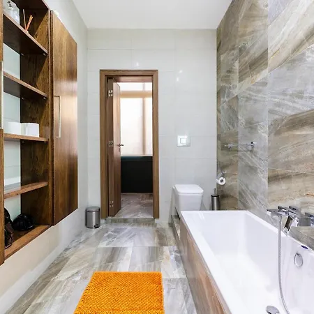Large 3 Bedroom Apartamento *