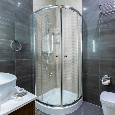 Large 3 Bedroom Apartamento *