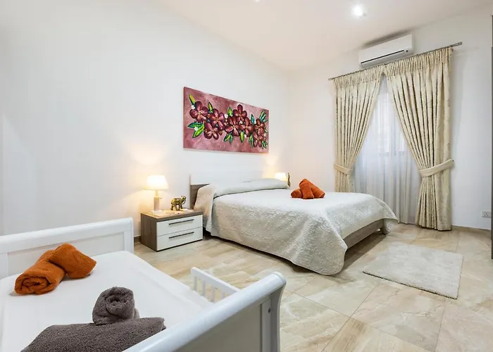 Large 3 Bedroom Appartamento *