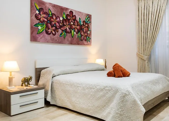 Large 3 Bedroom * Valeta