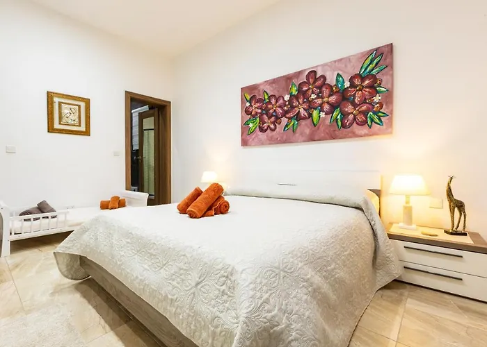 Large 3 Bedroom Apartamento *