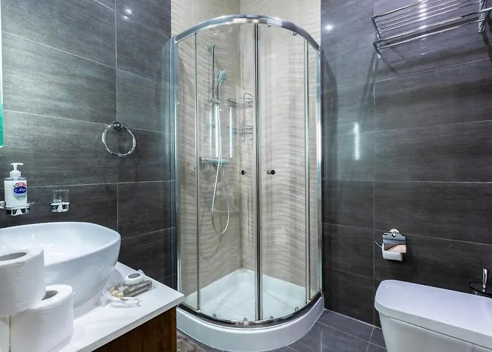 Large 3 Bedroom Apartamento *