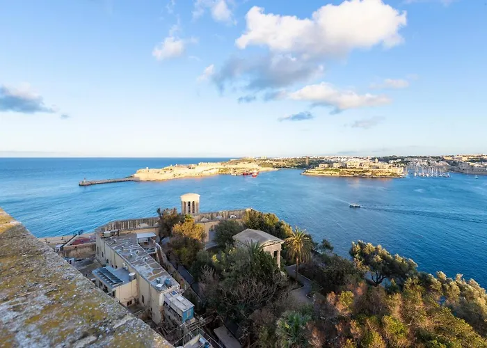 Large 3 Bedroom Appartamento *