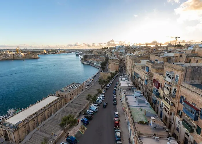 Large 3 Bedroom Apartamento