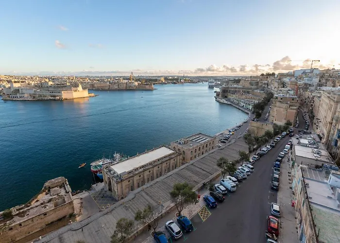 Large 3 Bedroom Appartamento *