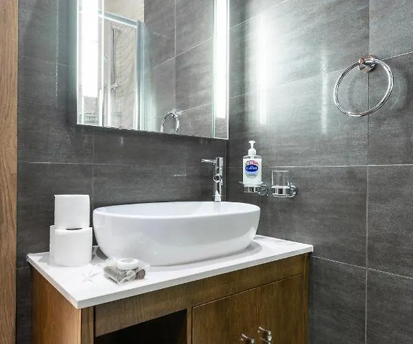 Appartamento Large 3 Bedroom *