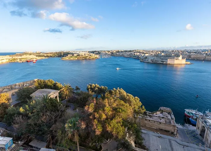 Large 3 Bedroom * La Valletta